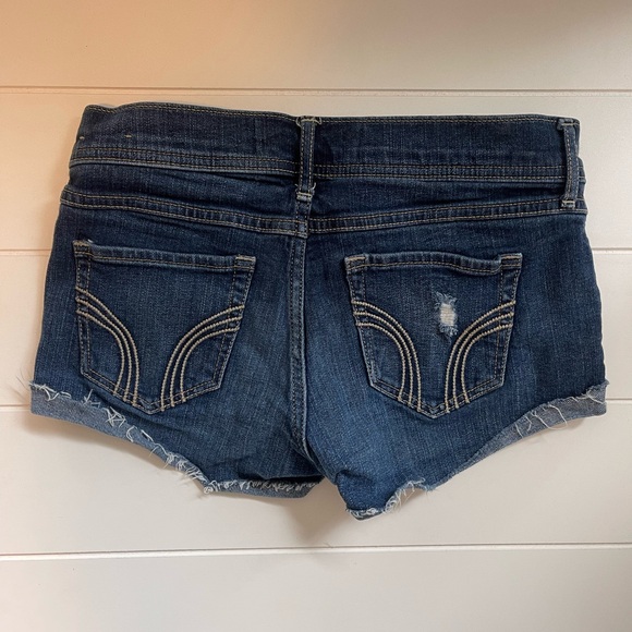 Hollister Short Short Low Rise Shorts - Picture 2 of 2